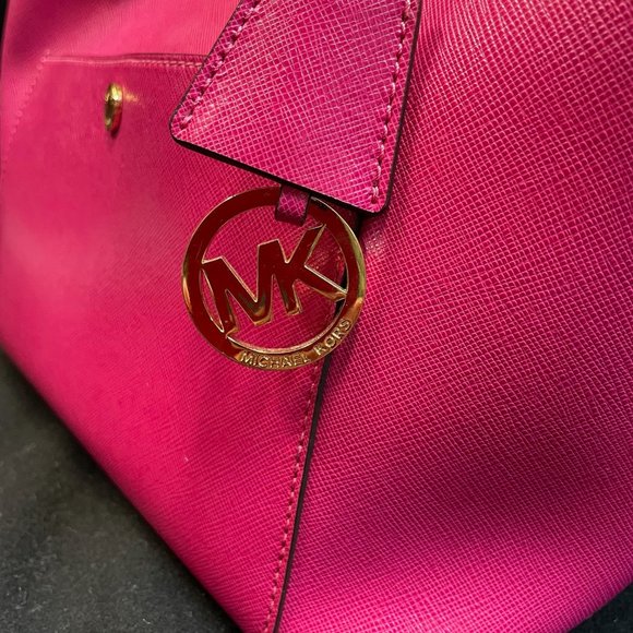 EUC Michael Kors medium saffiano leather tote bag deep fuschia - Picture 12 of 16